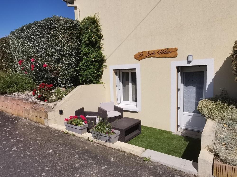 Gite - Chambres D'Hotes La Belle Helene Bressuire Exterior foto